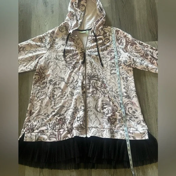 Logo by Lori Goldstein Light Pink Zip Hoodie with Black Floral Jacquard - Picture 7 of 9